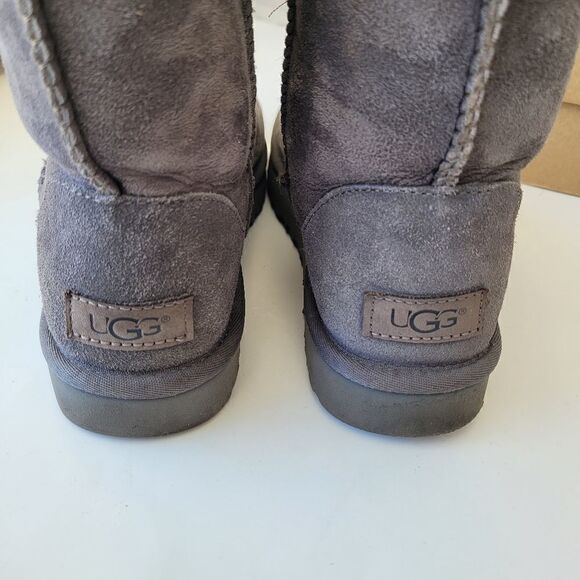 UGG classic Short Gray boots - Picture 2 of 7
